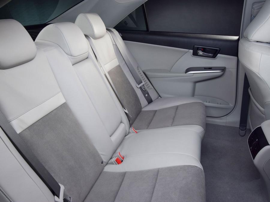 Toyota Camry Hybrid 2011 года  (US) (фото 22 из 24)